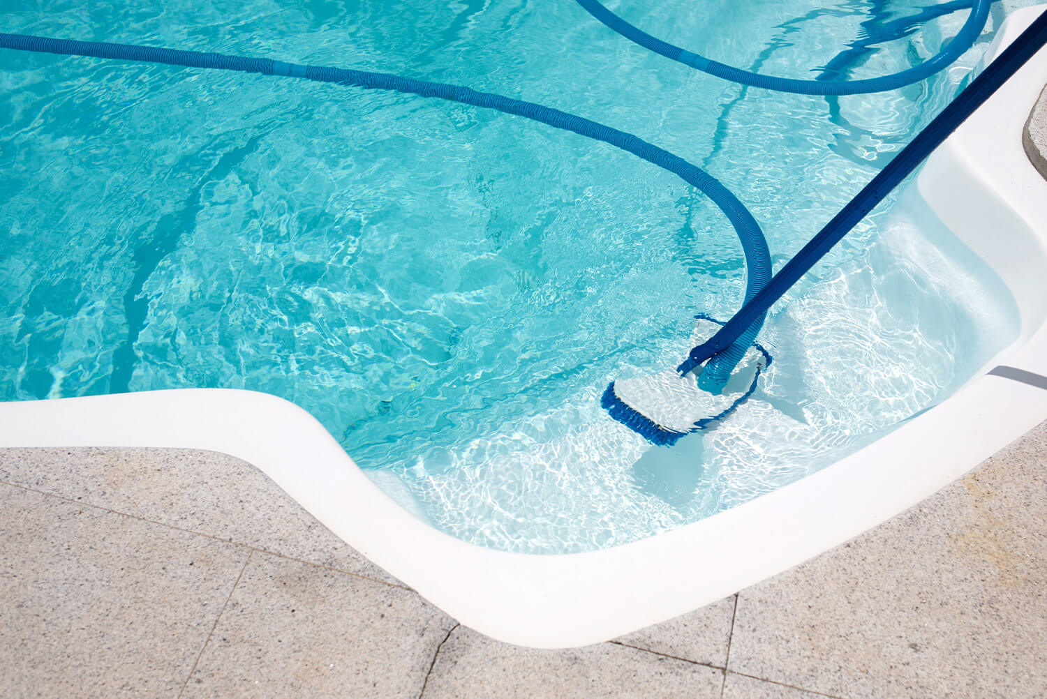 sustain_maintain_pool_house_management_uzes_04-50-43_gallery